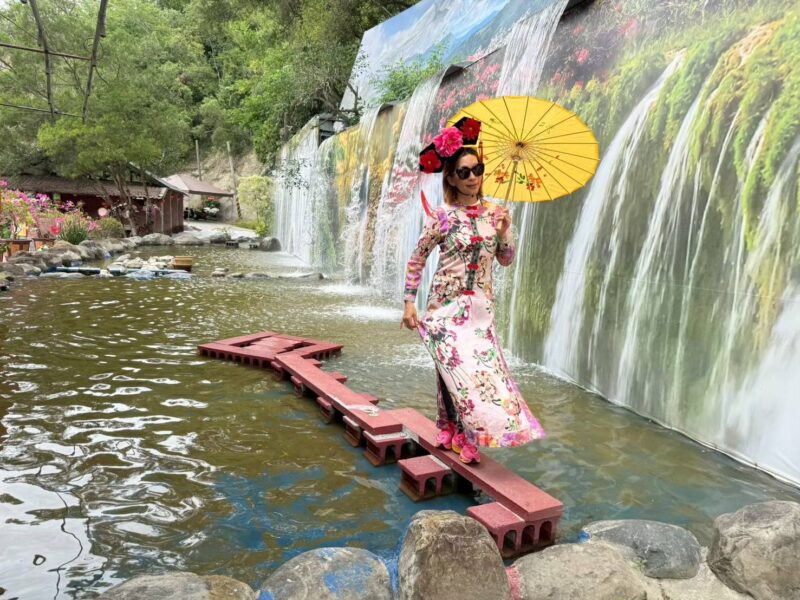 圖文:白河萬里長城步道人氣攀升 南台灣冬季旅遊爆紅古裝體驗 社群打卡新亮點。