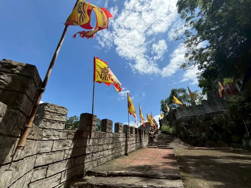 圖文:白河萬里長城步道人氣攀升 南台灣冬季旅遊爆紅古裝體驗 社群打卡新亮點。