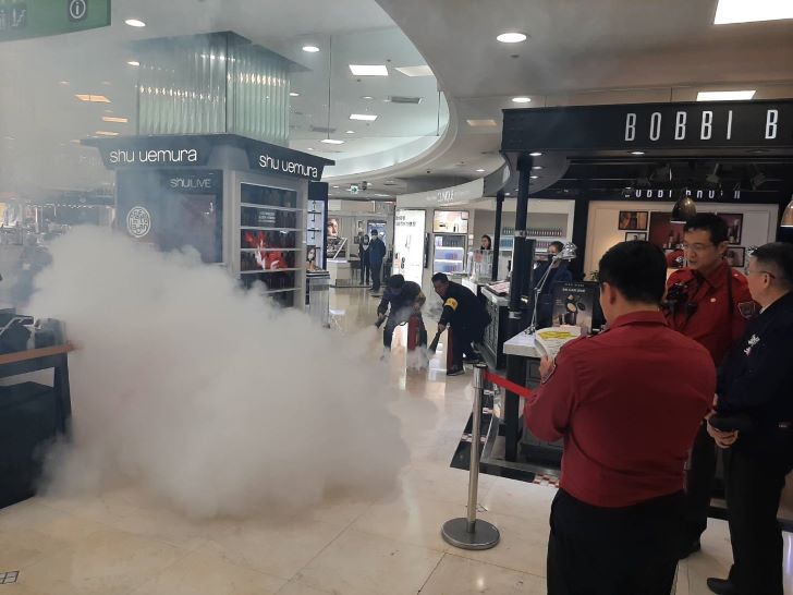 《圖說》火災搶救實兵演練現場。〈第一大隊提供〉