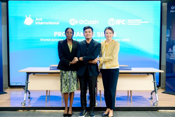 At the Memorandum of Understanding signing of Ant International, IFC, and GCash (from left) IFC East Asia and the Pacific Regional Advisory Manager for Financial Institutions Group Christina Ongoma; GCash Group Head for New Businesses Winsley Bangit; and Ant International Vice President and Head of Global Affairs and Strategic Development Carrie Suen