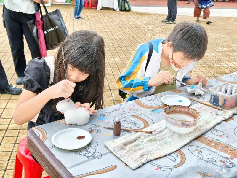 《圖說》現場南瓜DIY與青農食農講座等活動,現場完成指定任務,可領取價值100元的新北幣合作店家優惠券,可於7月31日前於指定合作商家使用。〈農業局提供〉