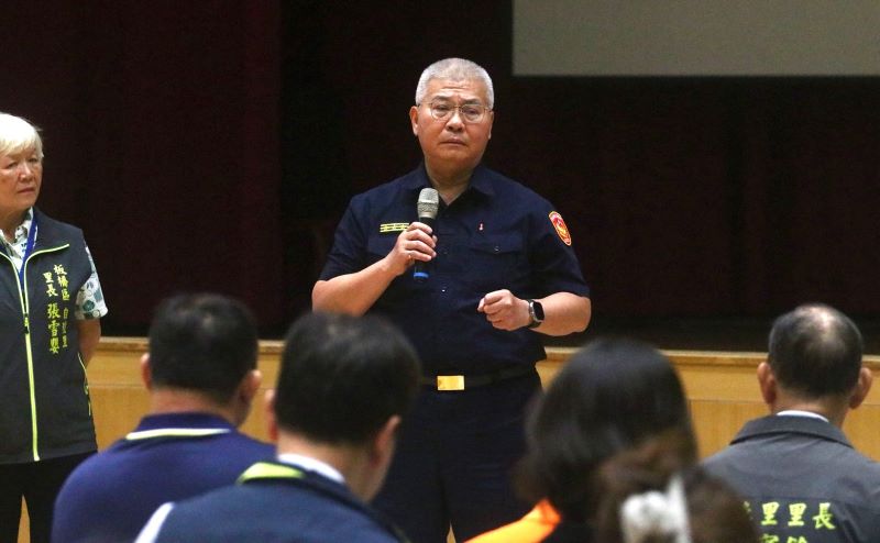 《圖說》警察局長方仰寧於觀摩研習活動會場致詞。〈警察局提供〉