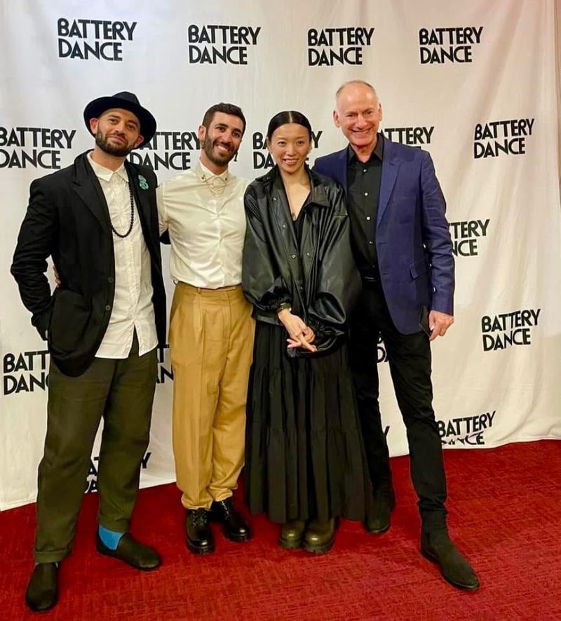 《圖說》Battery Dance Company 舞團首演,右2為洪綵希。〈洪綵希提供〉